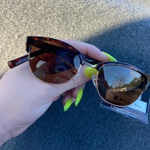 Brown and Black Foster Grant Polarized Sunglasses